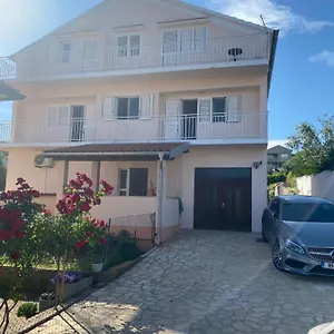 Apartament Apart Mani Di Lauro, Preko